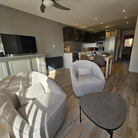 Moderne Familial Avec Vue Sur Le Port Агд